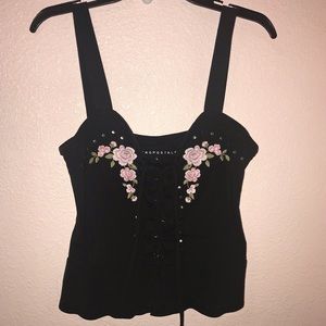 black sleeveless crop top
